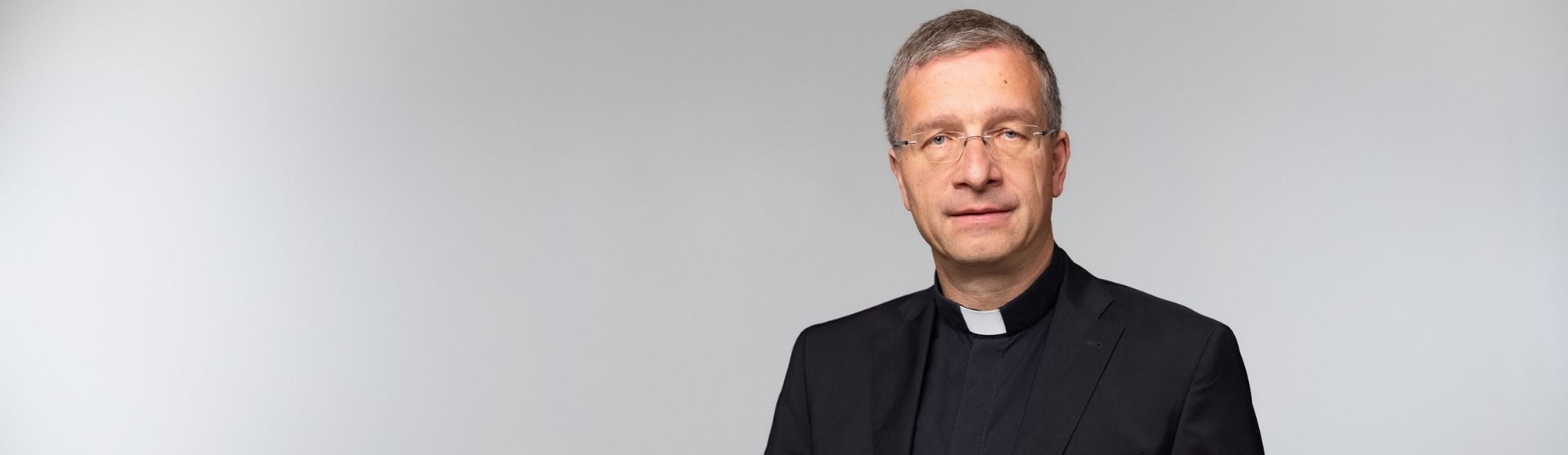 Bischof Dr. Michael Gerber hat nach seiner Chemotherapie die Reha begonnen. Er dankt für die Anteilnahme und ruft dazu auf, Vorsorgeuntersuchungen wahrzunehmen. Foto (Archiv): Bistum Fulda / Salih Usta
