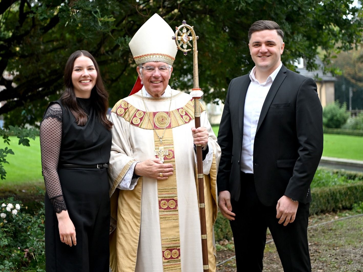 Aussendungsfeier für Elena Otto und Yurii Matiichyk mit Weihbischof Diez