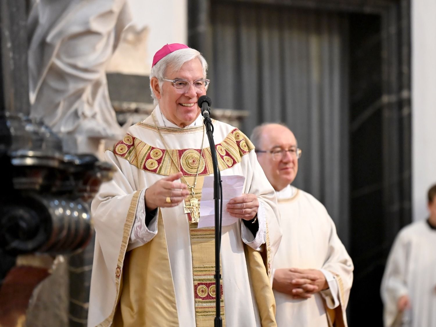 Aussendungsfeier für Elena Otto und Yurii Matiichyk mit Weihbischof Diez