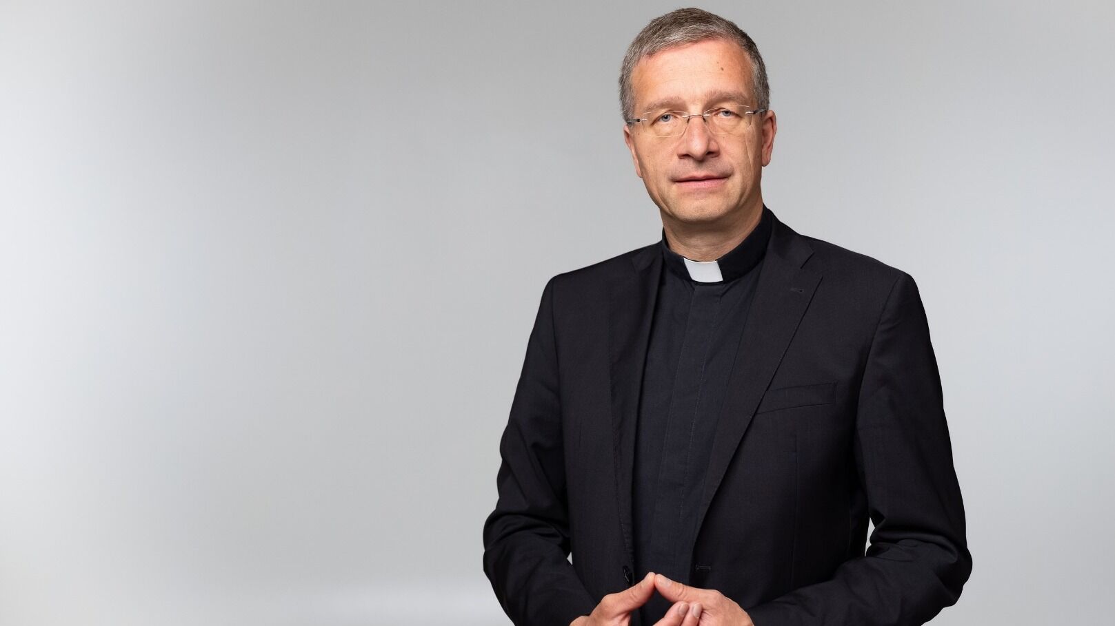 Bischof Dr. Michael Gerber gratuliert Msgr. Ronald G. W. Cornelissen zur Weihe in Groningen und hat seine Segenswünsche bereits vorab übermittelt; zugleich blickt er zuversichtlich auf die erste persönliche Begegnung.  