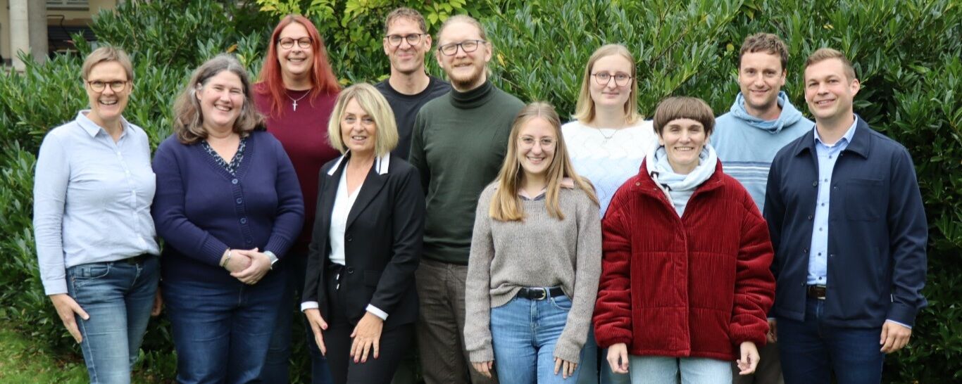 Fünf neue pastorale Auszubildende haben ihre Assistenzzeit begonnen. Begleitet werden sie von ihren Mentorinnen und Mentoren.